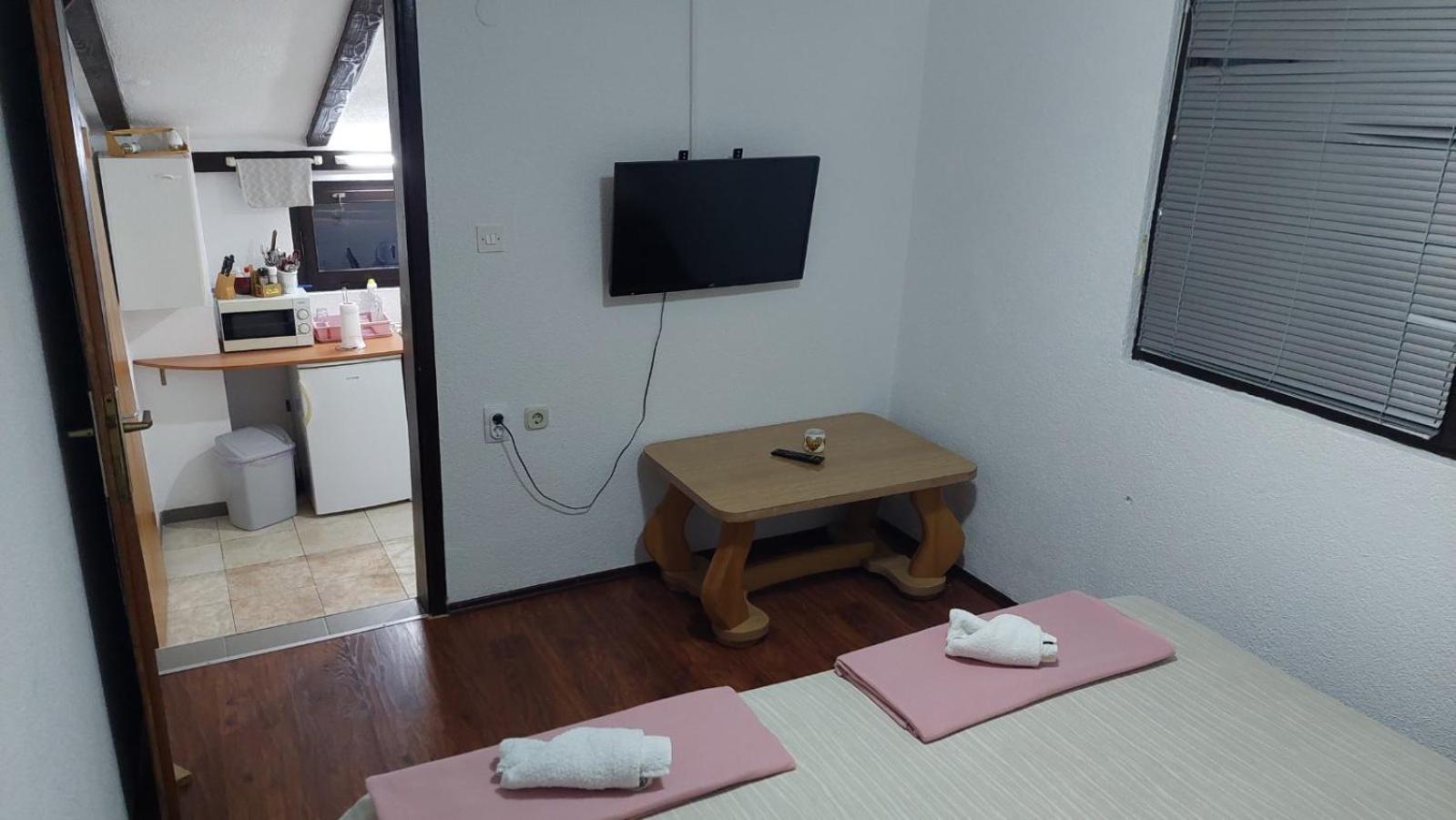 Apartman Alina&Alan บีฮัช ภายนอก รูปภาพ